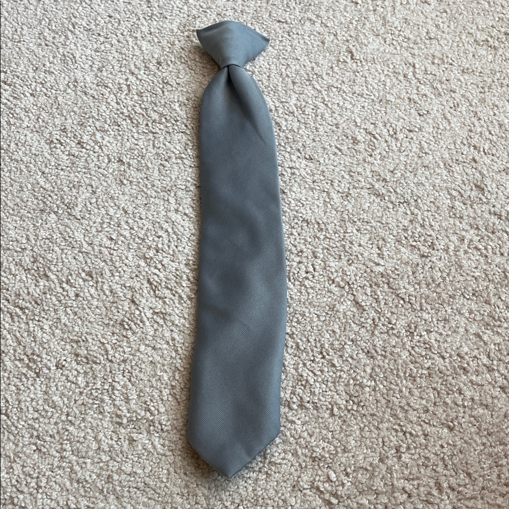 Elegant Silver Clip-On Tie